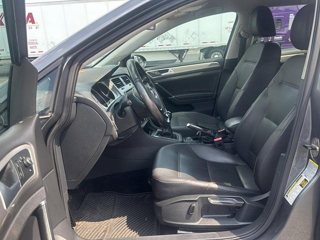 Photo of 2015 Platinum Gray Metallic Volkswagen Golf SportWagen
