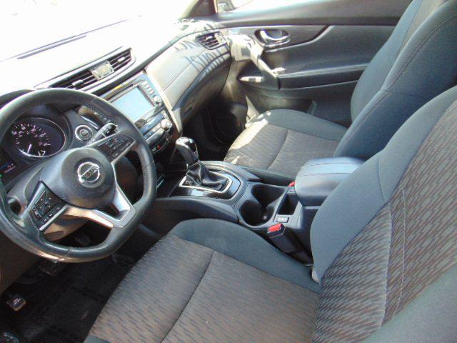 Photo of 2018 Magnetic Black Nissan Rogue