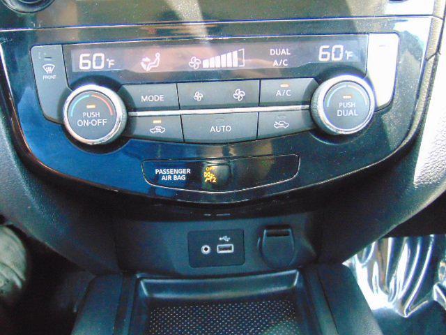 Photo of 2018 Magnetic Black Nissan Rogue