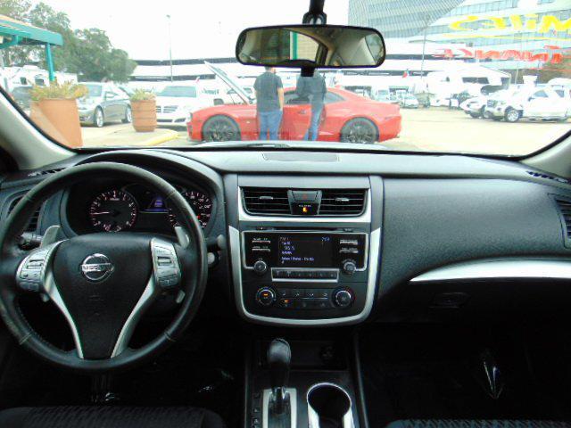 Photo of 2016 Gun Metallic Nissan Altima