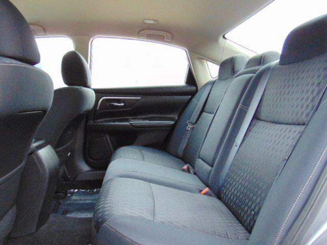 Photo of 2016 Gun Metallic Nissan Altima