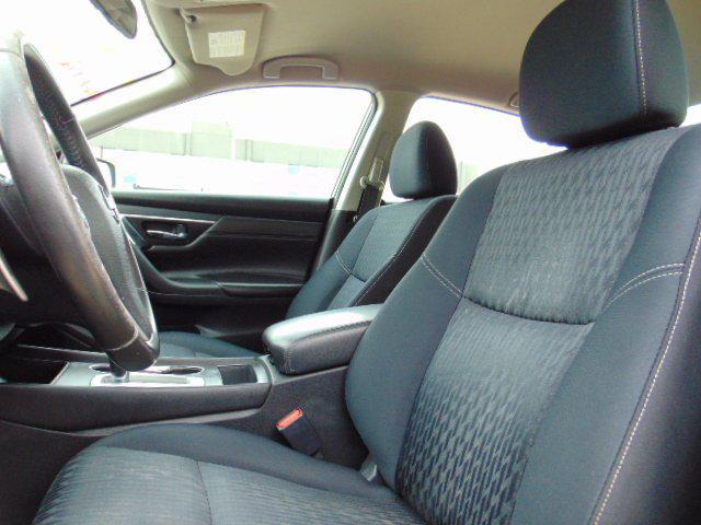 Photo of 2016 Gun Metallic Nissan Altima