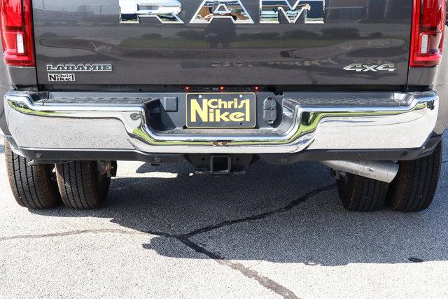 Photo of 2025 Granite Crystal Clearcoat Metallic RAM 3500