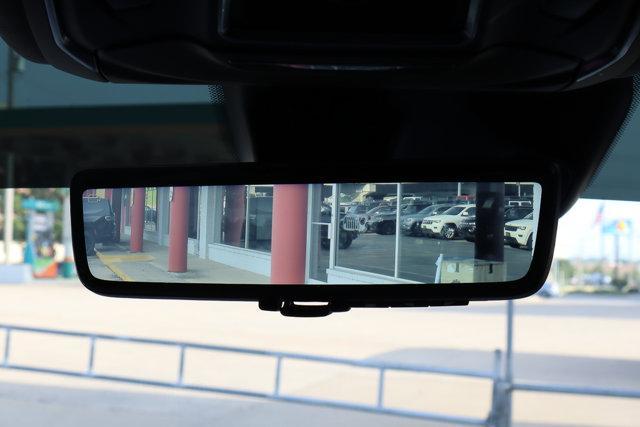Photo of 2022 Silver Zynith Jeep Grand Cherokee L