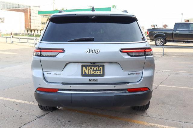 Photo of 2022 Silver Zynith Jeep Grand Cherokee L