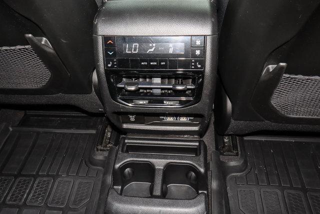 Photo of 2022 Silver Zynith Jeep Grand Cherokee L