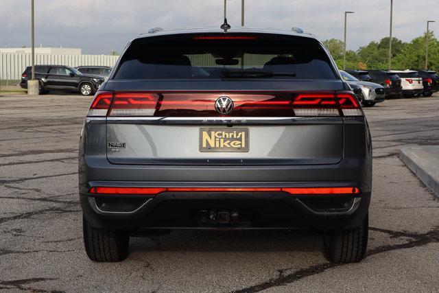 Photo of 2024 Platinum Gray Metallic Volkswagen Atlas Cross Sport