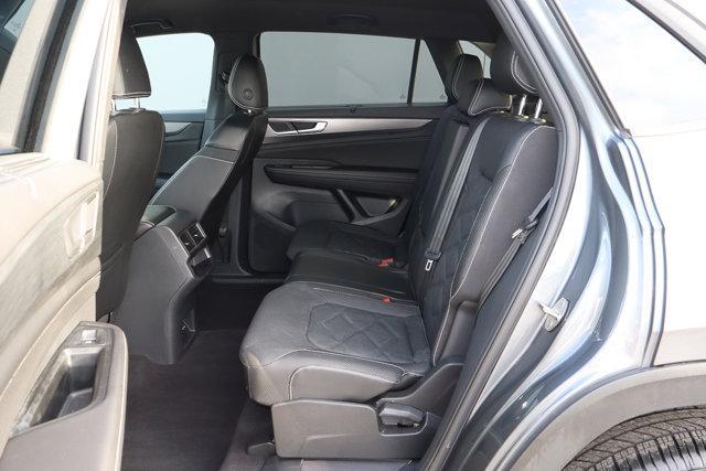 Photo of 2024 Platinum Gray Metallic Volkswagen Atlas Cross Sport