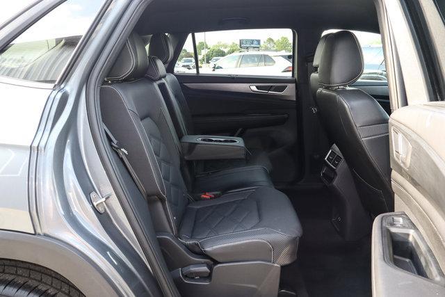 Photo of 2024 Platinum Gray Metallic Volkswagen Atlas Cross Sport