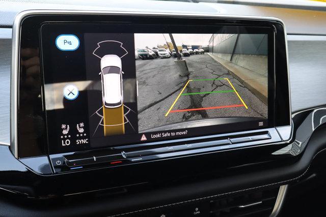Photo of 2024 Platinum Gray Metallic Volkswagen Atlas Cross Sport