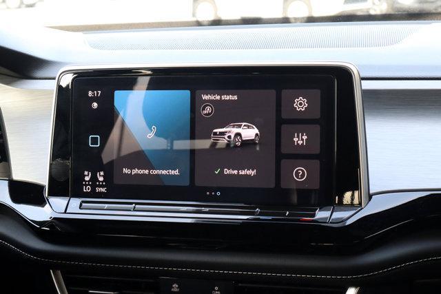 Photo of 2024 Platinum Gray Metallic Volkswagen Atlas Cross Sport