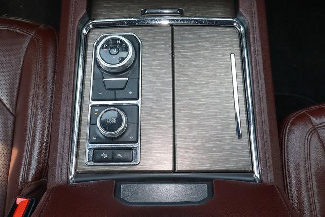 Photo of 2023 Iconic Silver Metallic Ford Expedition