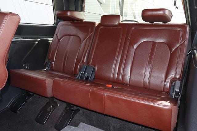 Photo of 2023 Iconic Silver Metallic Ford Expedition