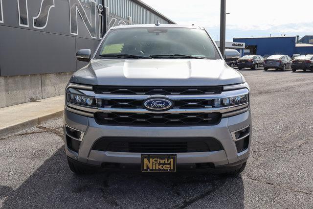 Photo of 2023 Iconic Silver Metallic Ford Expedition