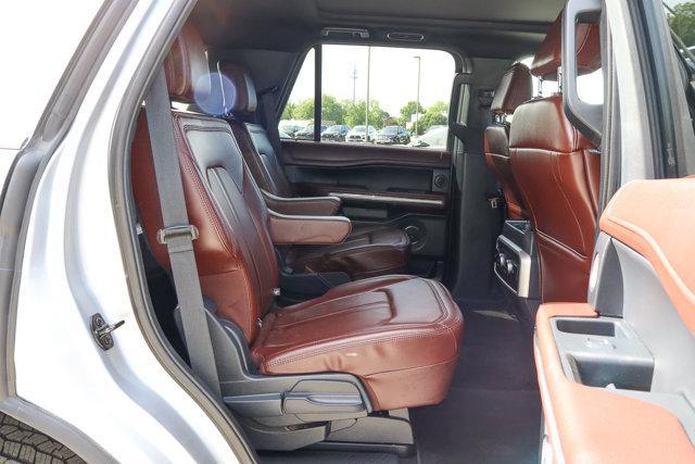 Photo of 2023 Iconic Silver Metallic Ford Expedition