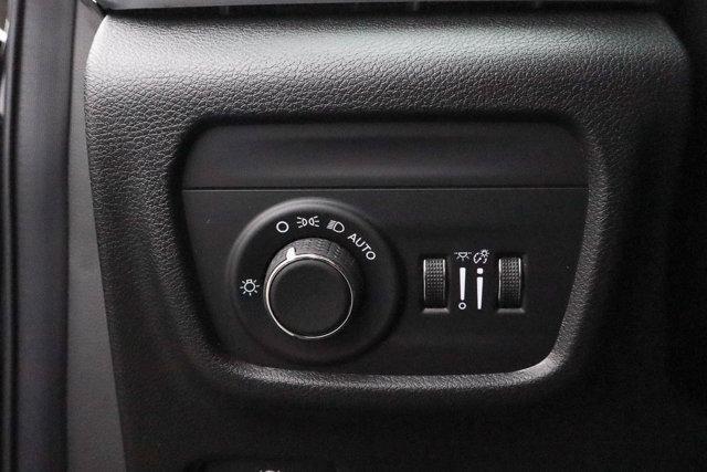 Photo of 2025 Diamond Black Jeep Grand Cherokee L
