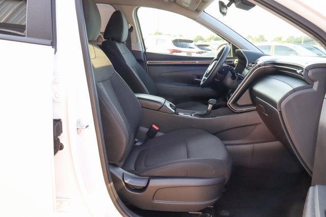 Photo of 2024 White Pearl Hyundai TUCSON