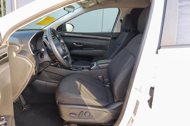 Photo of 2024 White Pearl Hyundai TUCSON