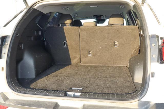 Photo of 2024 White Pearl Hyundai TUCSON
