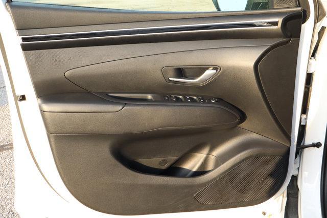 Photo of 2024 White Pearl Hyundai TUCSON