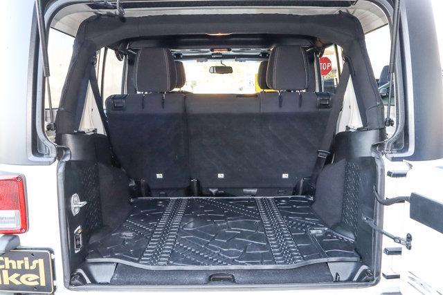 Photo of 2018 Bright White Clearcoat Jeep Wrangler JK Unlimited