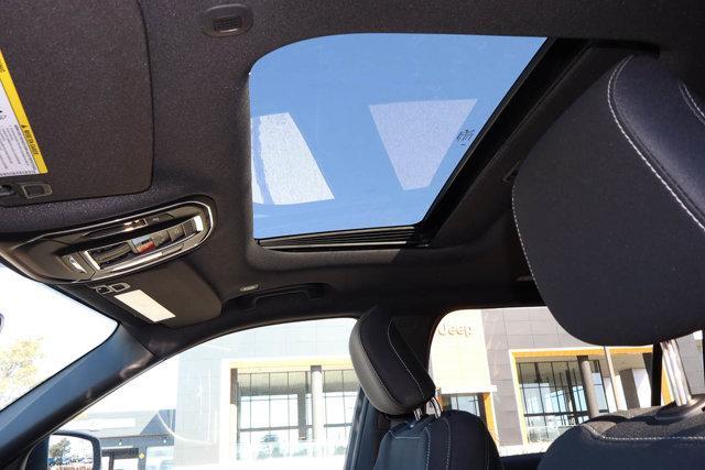Photo of 2025 Velvet Red Pearlcoat Jeep Grand Cherokee L