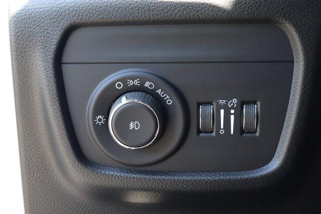 Photo of 2025 Bright White Clearcoat Jeep Grand Cherokee L