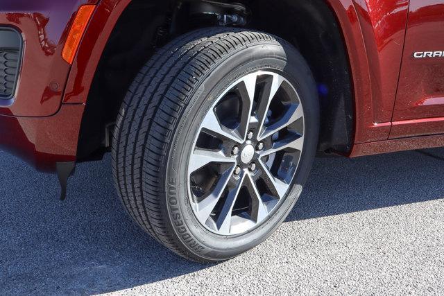 Photo of 2025 Velvet Red Pearlcoat Jeep Grand Cherokee L