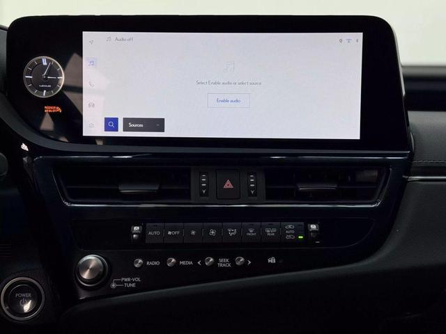 Photo of 2023 Silver Lexus ES 300h