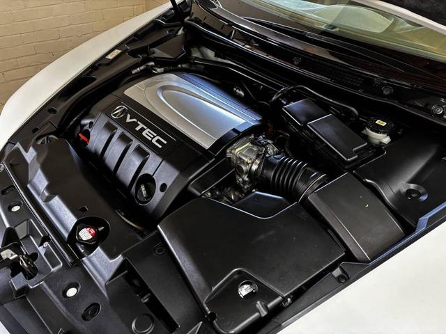 Photo of 2005 Premium White Pearl Acura RL