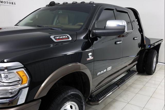 Photo of 2022 Diamond Black Crystal Pearlcoat RAM 3500