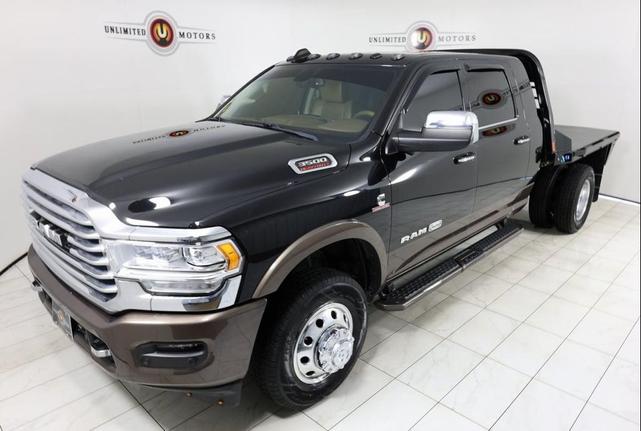 Photo of 2022 Diamond Black Crystal Pearlcoat RAM 3500
