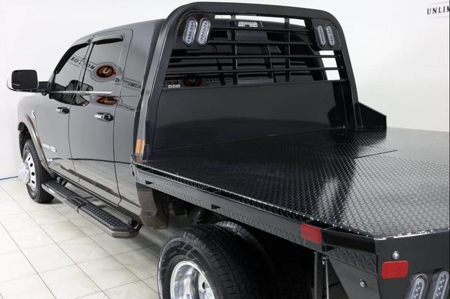 Photo of 2022 Diamond Black Crystal Pearlcoat RAM 3500