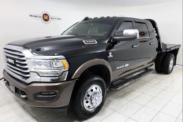 Photo of 2022 Diamond Black Crystal Pearlcoat RAM 3500