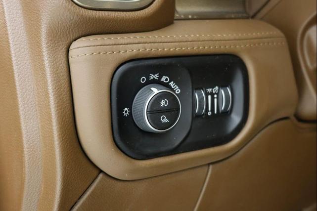 Photo of 2022 Diamond Black Crystal Pearlcoat RAM 3500