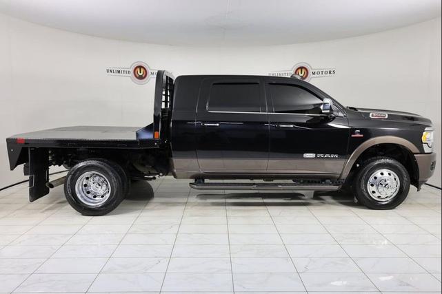Photo of 2022 Diamond Black Crystal Pearlcoat RAM 3500