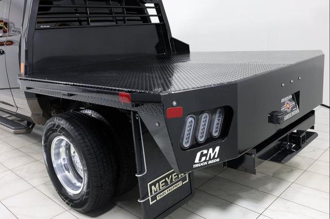Photo of 2022 Diamond Black Crystal Pearlcoat RAM 3500