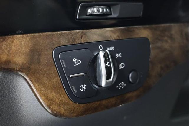 Photo of 2017 Argus Brown Metallic Audi Q7
