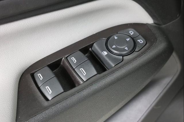 Photo of 2022 Summit White Chevrolet Equinox