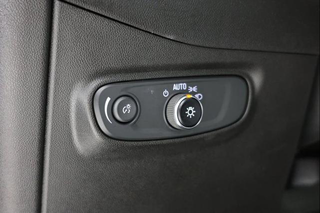 Photo of 2022 Summit White Chevrolet Equinox