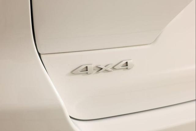 Photo of 2024 Bright White Clearcoat Jeep Grand Cherokee