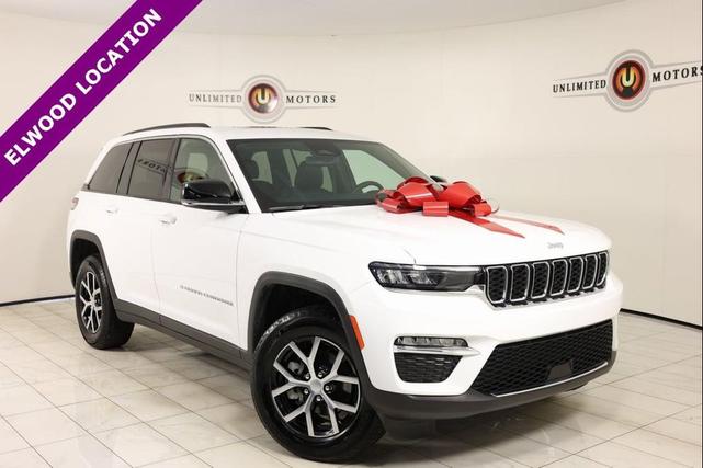 Photo of 2024 Bright White Clearcoat Jeep Grand Cherokee