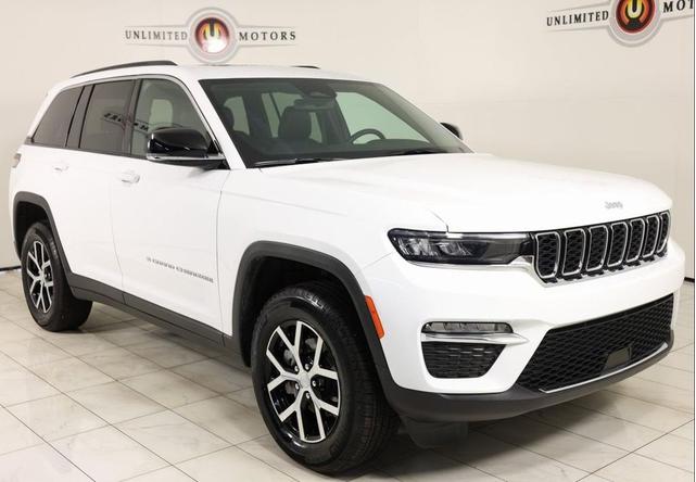 Photo of 2024 Bright White Clearcoat Jeep Grand Cherokee