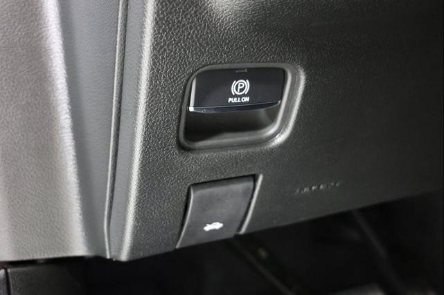 Photo of 2024 Bright White Clearcoat Jeep Grand Cherokee