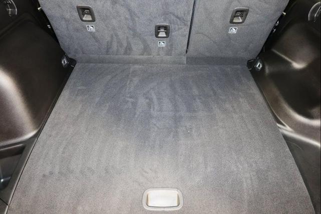 Photo of 2024 Bright White Clearcoat Jeep Grand Cherokee