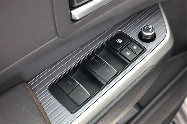 Photo of 2021 Predawn Gray Mica Toyota Sienna