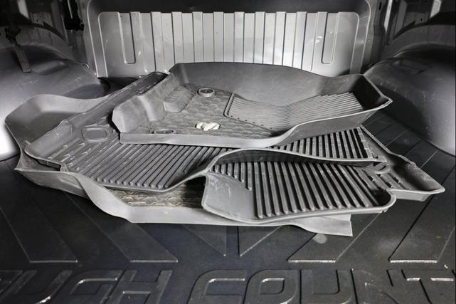 Photo of 2023 Billet Silver Metallic Clearcoat RAM 1500