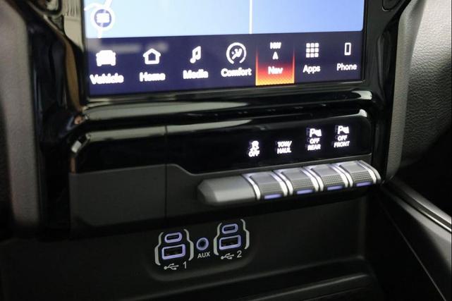 Photo of 2023 Billet Silver Metallic Clearcoat RAM 1500