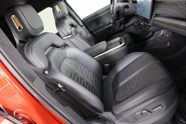 Photo of 2023 Red Canyon Rivian R1T