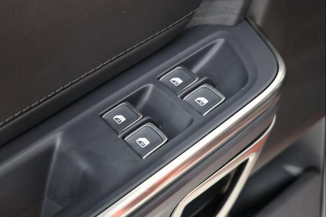 Photo of 2023 Red Canyon Rivian R1T